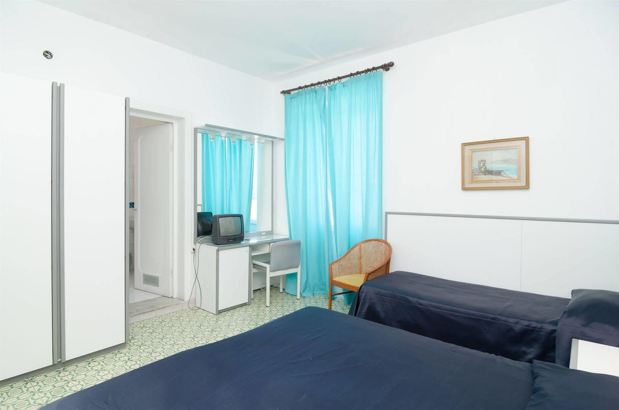 Hotel Flora Wellness & Beauty 이스키아 외부 사진